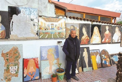 Mario Piras, sa scrobeta de s&rsquo;arti cuada tra mos&agrave;icus e costrutzionis in miniatura